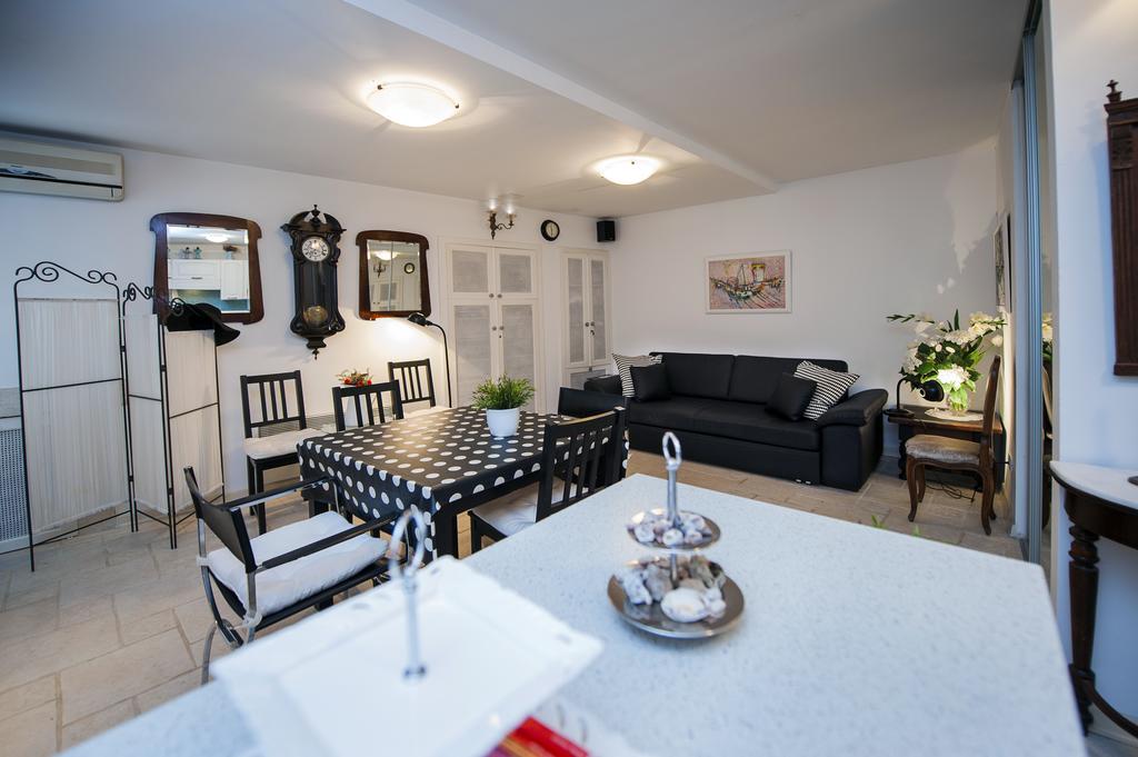 Apartment Art 罗维尼 客房 照片
